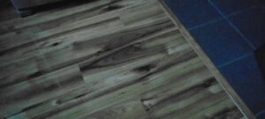 Laminate floor in the dining room
